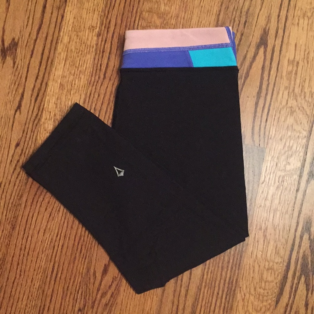 💥Ivivva black leggings💥